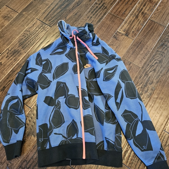 Nike Hoodie - Picture 1 of 3
